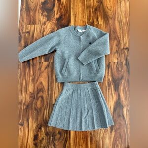 Girls Zara 2 piece gray knit zip up set. Size 6